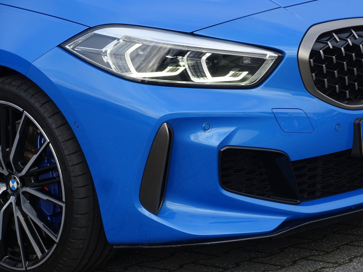 BMW 1-serie M135i 306PK xDrive M Sport / Individual / head-up / Harman Kardon