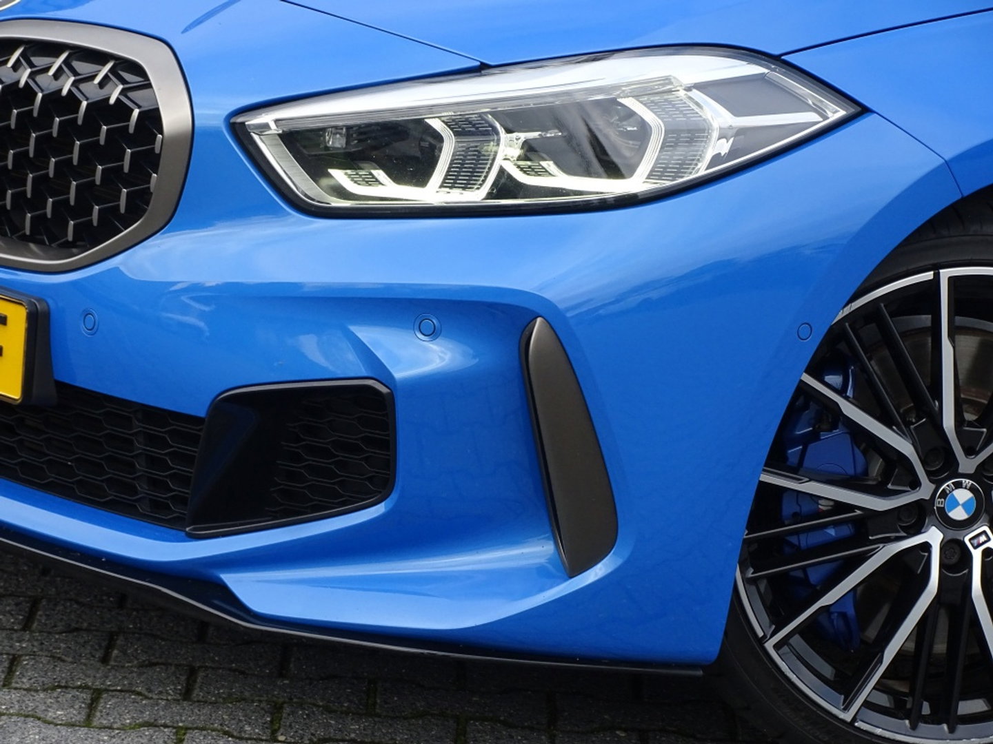 BMW 1-serie M135i 306PK xDrive M Sport / Individual / head-up / Harman Kardon
