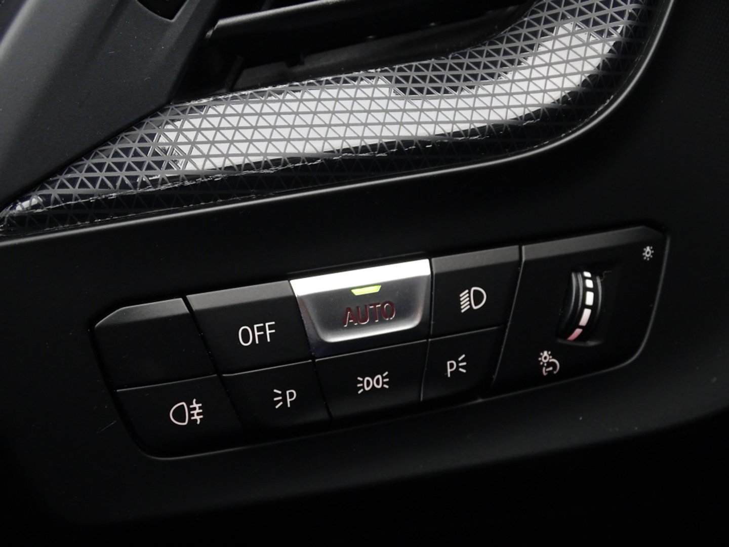 BMW 1-serie M135i 306PK xDrive M Sport / Individual / head-up / Harman Kardon