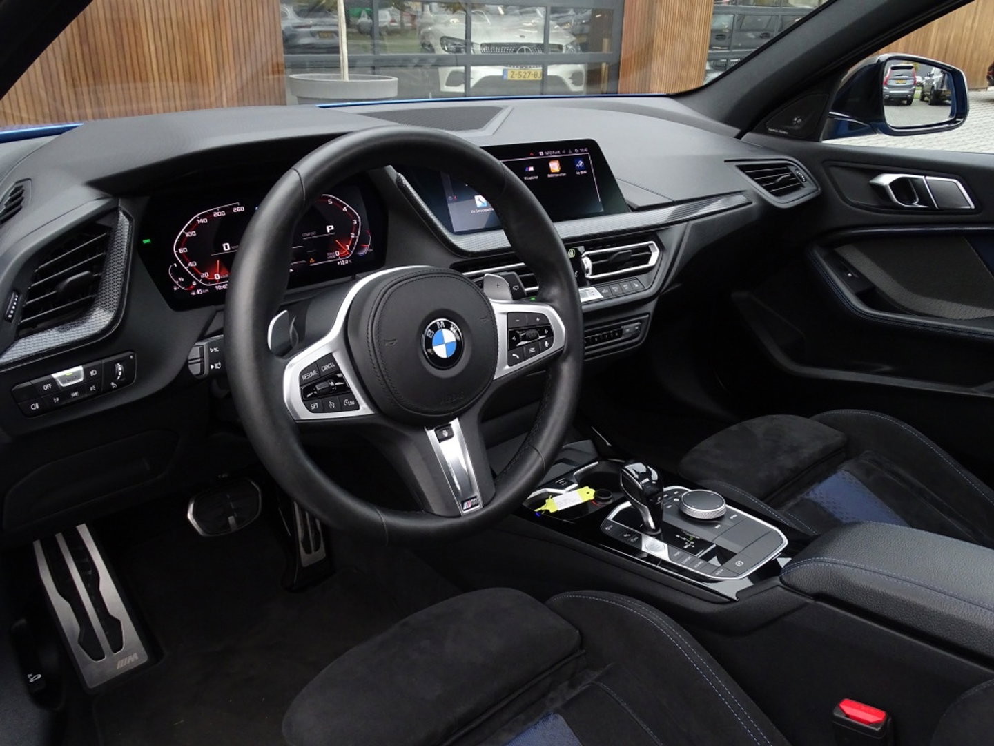 BMW 1-serie M135i 306PK xDrive M Sport / Individual / head-up / Harman Kardon