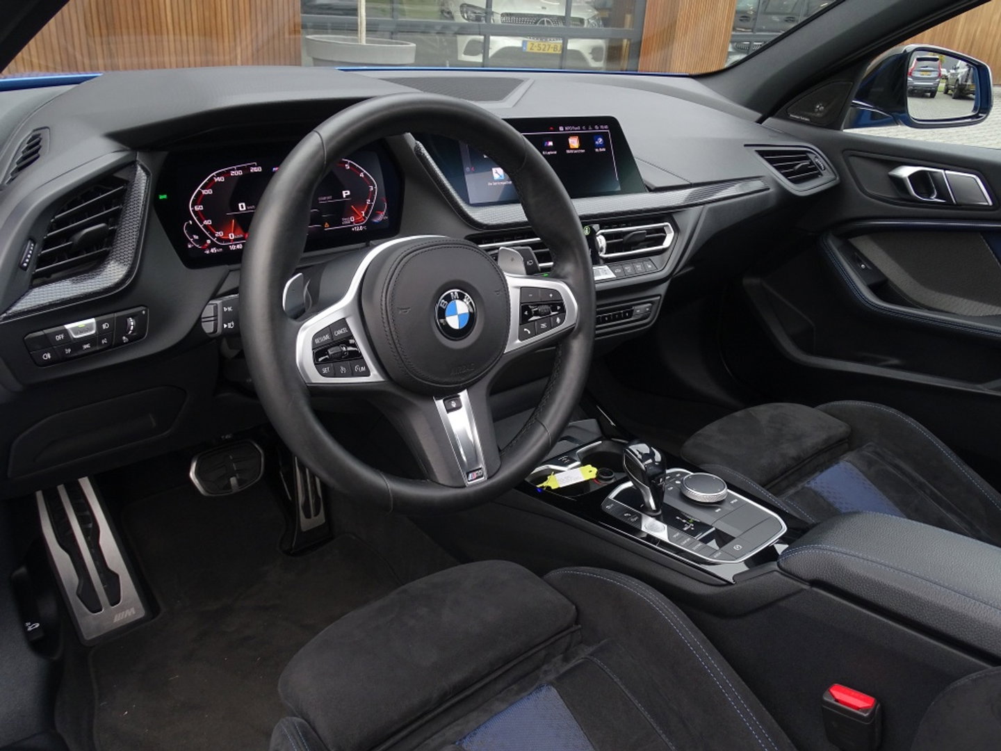 BMW 1-serie M135i 306PK xDrive M Sport / Individual / head-up / Harman Kardon