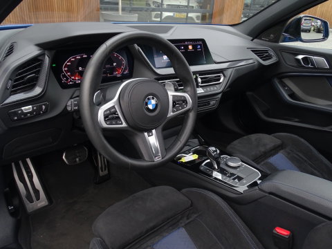 BMW 1-serie M135i 306PK xDrive M Sport / Individual / head-up / Harman Kardon