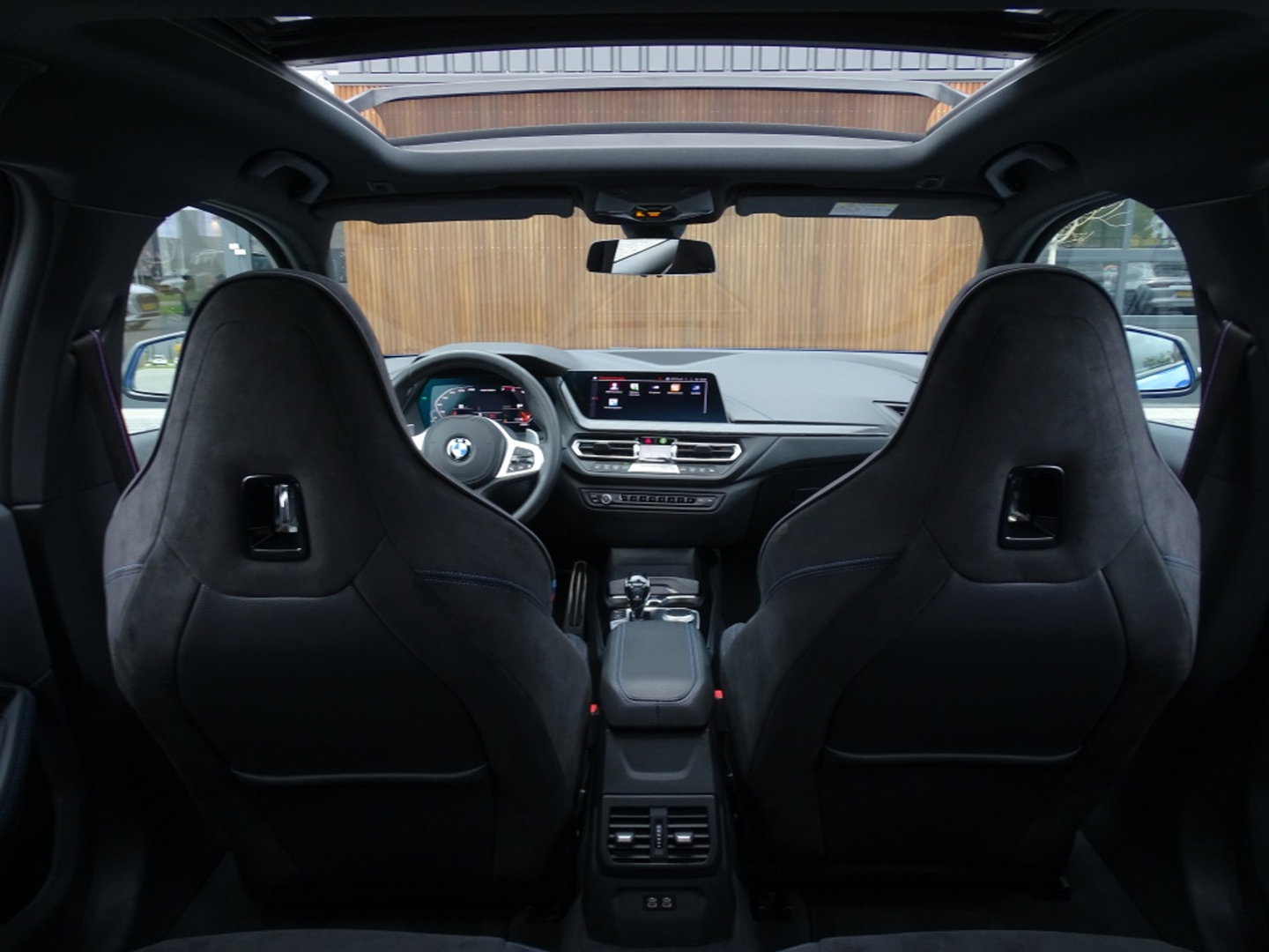 BMW 1-serie M135i 306PK xDrive M Sport / Individual / head-up / Harman Kardon