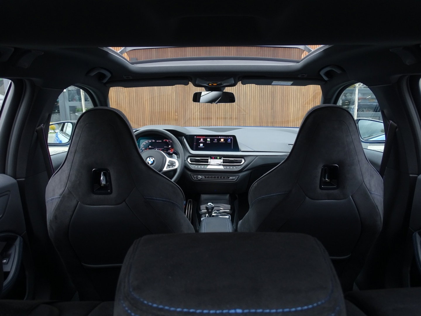 BMW 1-serie M135i 306PK xDrive M Sport / Individual / head-up / Harman Kardon