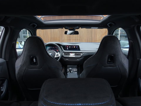 BMW 1-serie M135i 306PK xDrive M Sport / Individual / head-up / Harman Kardon