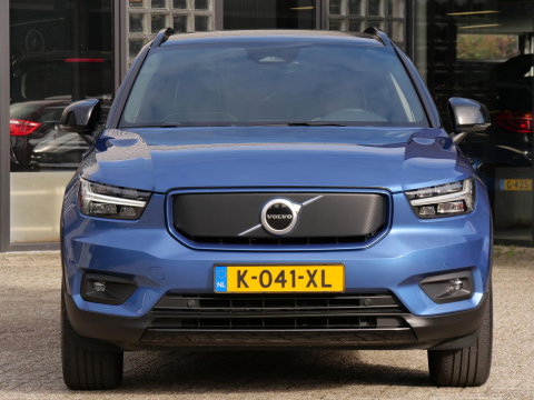Volvo XC40 RECHARGE P8 AWD R-DESIGN/ TREKHAAK/ ADAPTIVE CRUISE/ SOH 92%/ NL-AUTO 1STE EIGENAAR MET 56.352KM!!