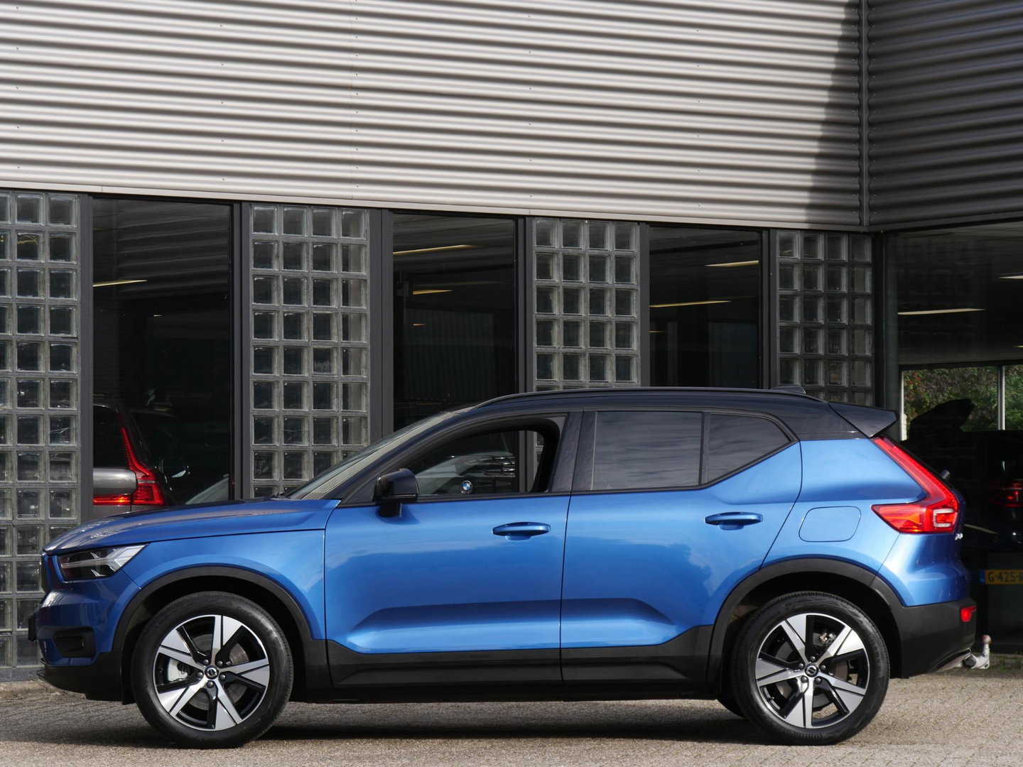 Volvo XC40 RECHARGE P8 AWD R-DESIGN/ TREKHAAK/ ADAPTIVE CRUISE/ SOH 92%/ NL-AUTO 1STE EIGENAAR MET 56.352KM!!