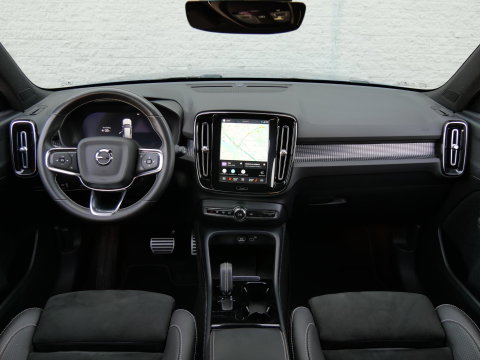 Volvo XC40 RECHARGE P8 AWD R-DESIGN/ TREKHAAK/ ADAPTIVE CRUISE/ SOH 92%/ NL-AUTO 1STE EIGENAAR MET 56.352KM!!