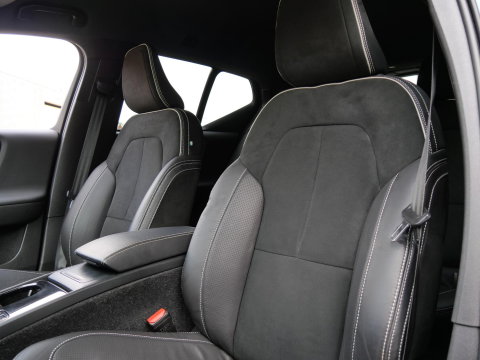 Volvo XC40 RECHARGE P8 AWD R-DESIGN/ TREKHAAK/ ADAPTIVE CRUISE/ SOH 92%/ NL-AUTO 1STE EIGENAAR MET 56.352KM!!