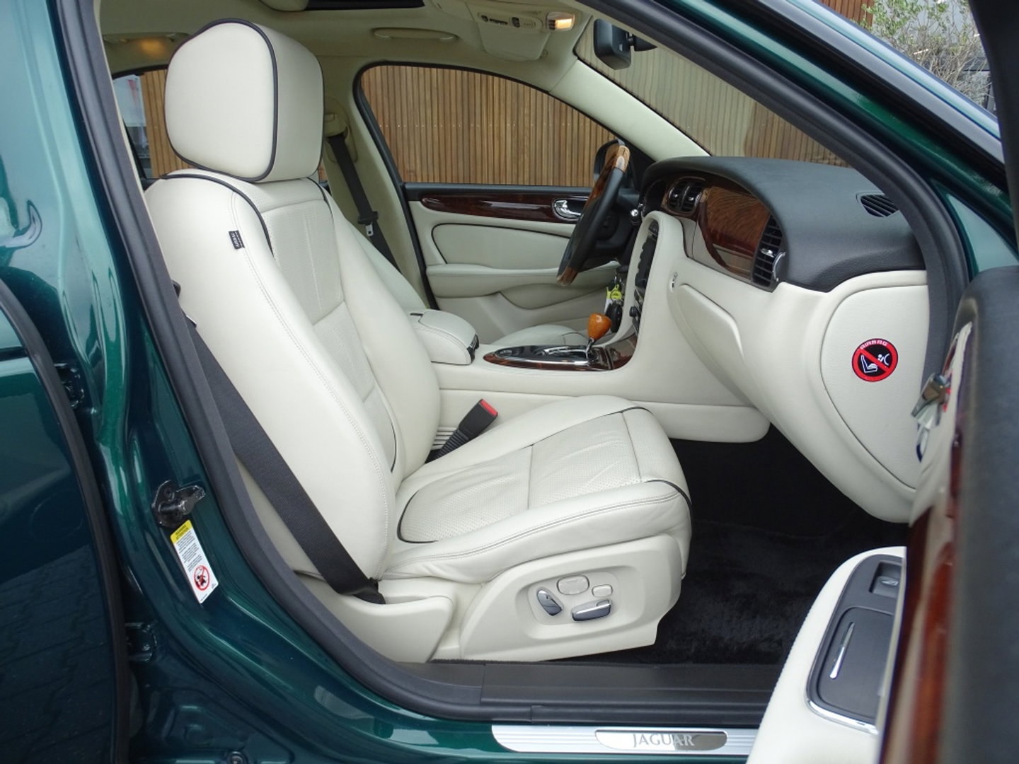 Jaguar XJR 4.2 V8 Supercharged 396PK / VIP / TV