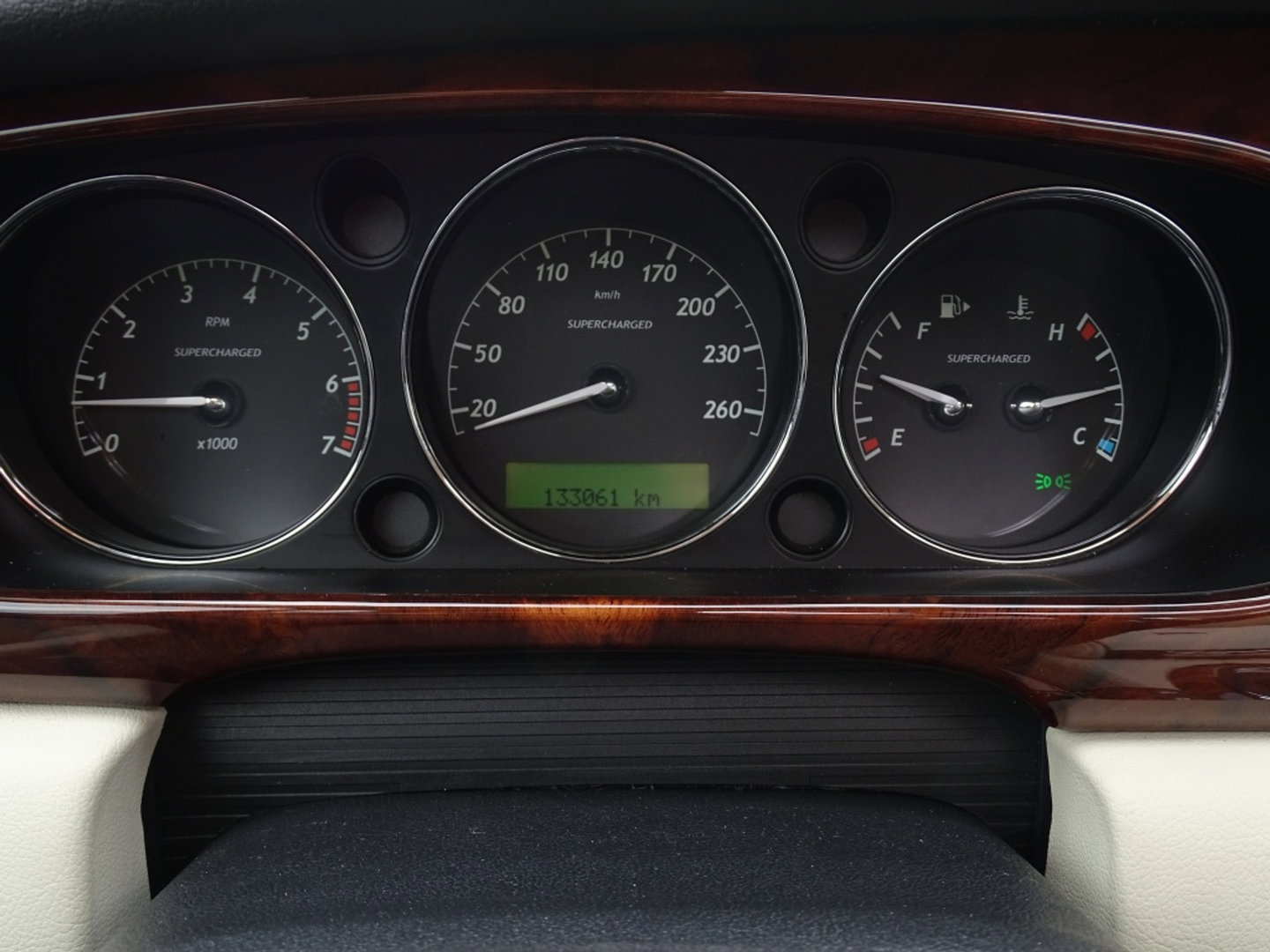 Jaguar XJR 4.2 V8 Supercharged 396PK / VIP / TV