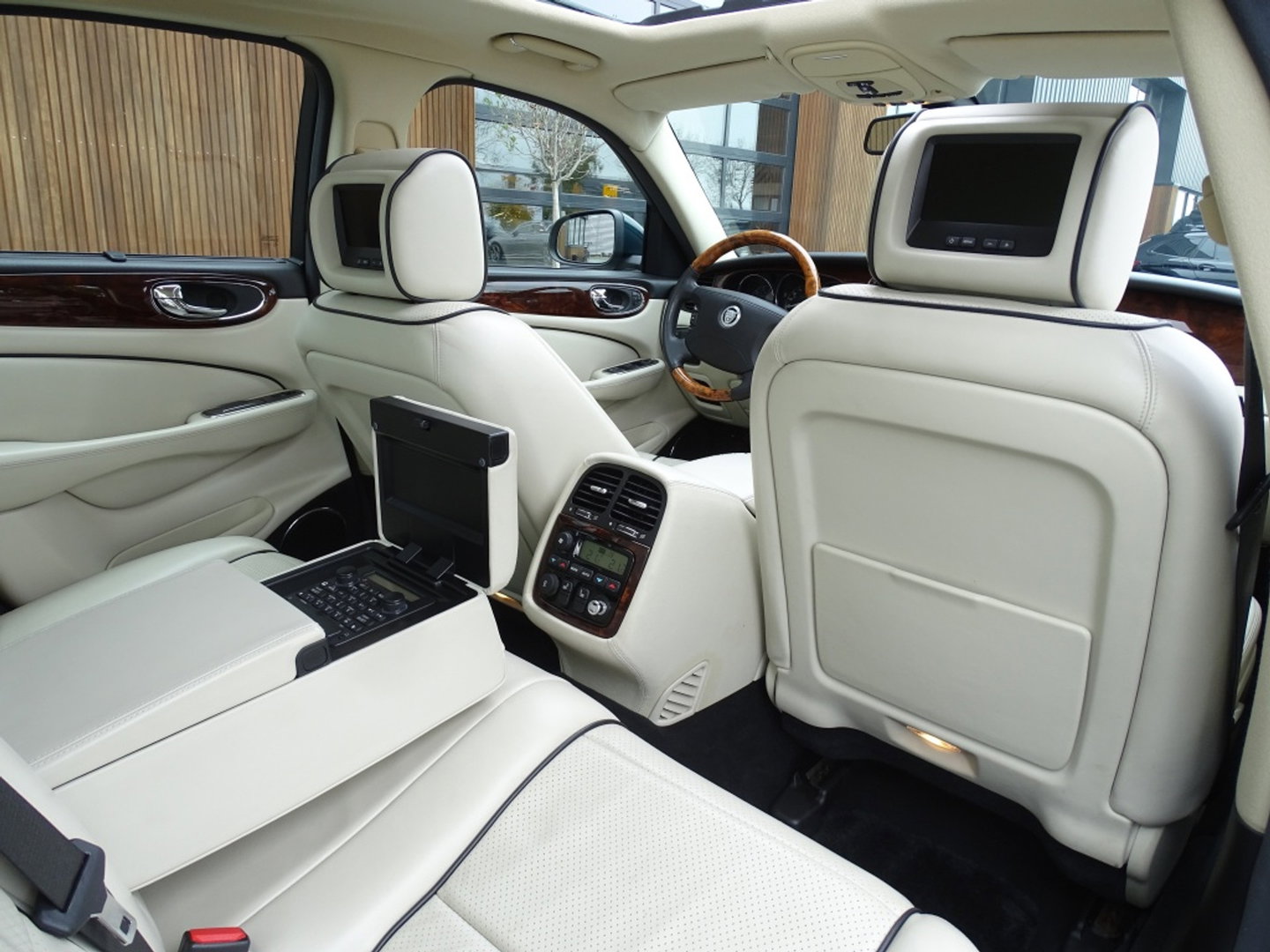 Jaguar XJR 4.2 V8 Supercharged 396PK / VIP / TV