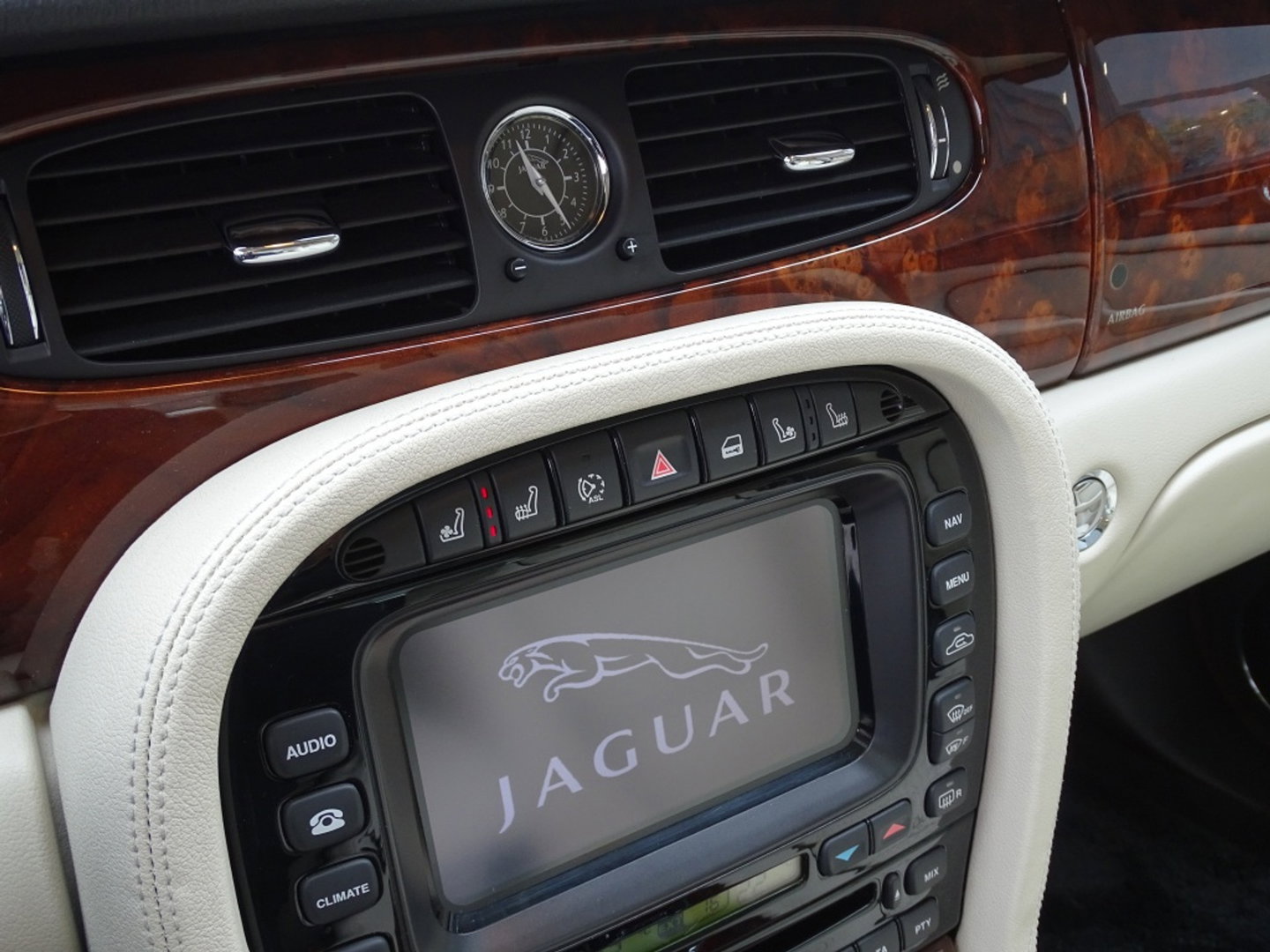 Jaguar XJR 4.2 V8 Supercharged 396PK / VIP / TV