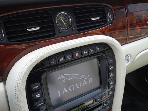 Jaguar XJR 4.2 V8 Supercharged 396PK / VIP / TV