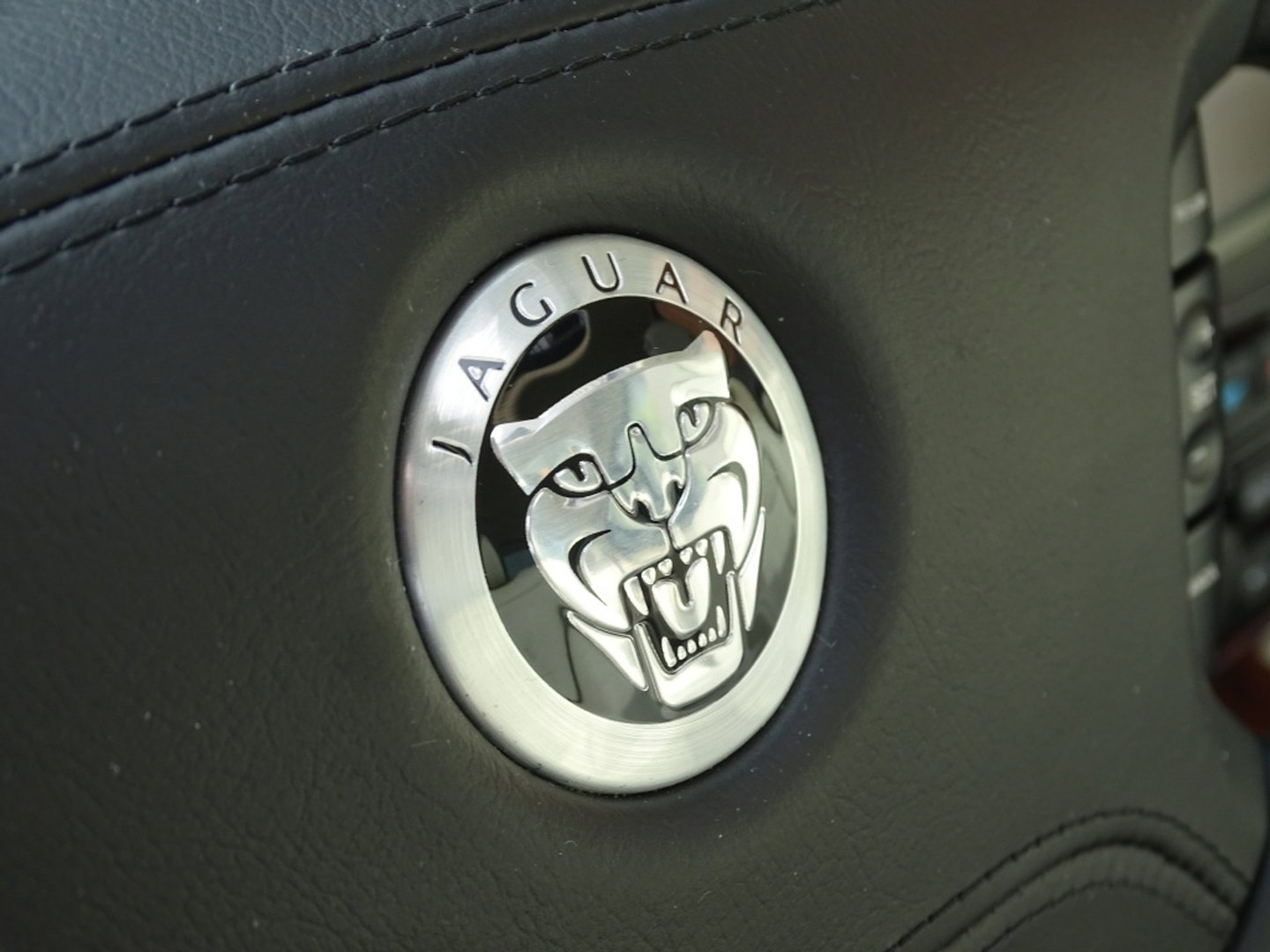 Jaguar XJR 4.2 V8 Supercharged 396PK / VIP / TV