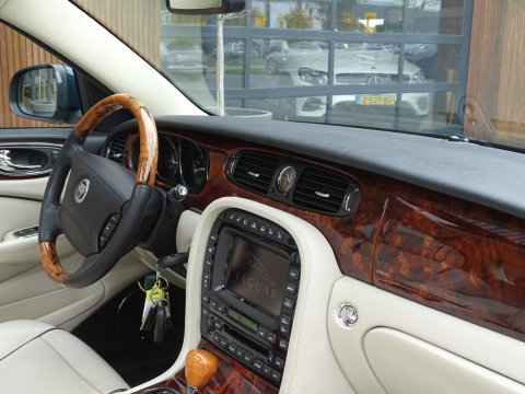 Jaguar XJR 4.2 V8 Supercharged 396PK / VIP / TV