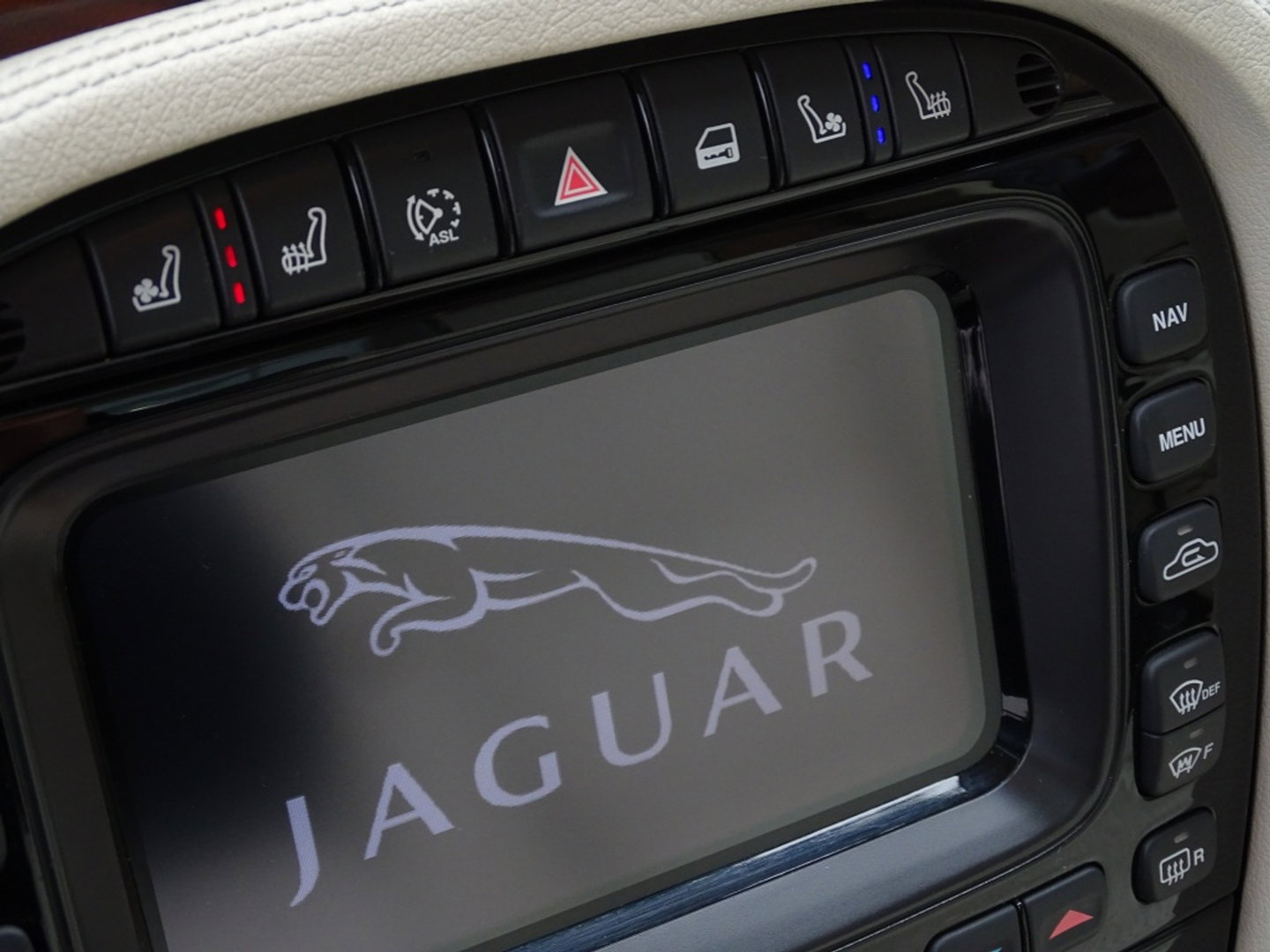 Jaguar XJR 4.2 V8 Supercharged 396PK / VIP / TV