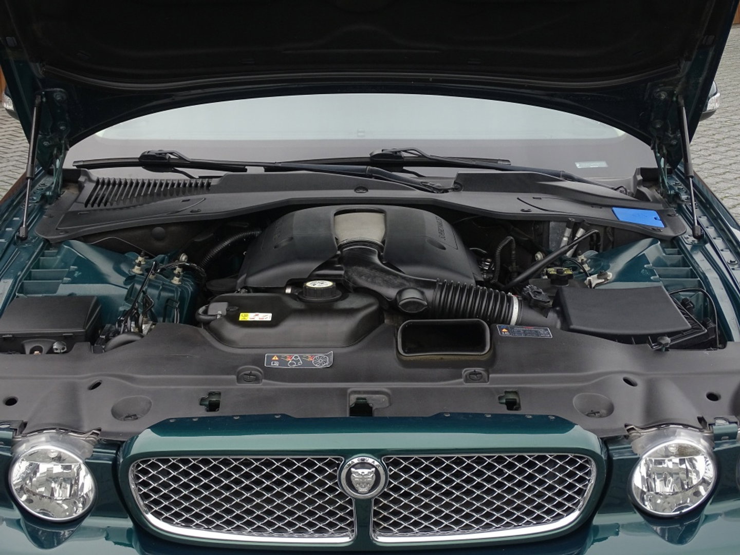 Jaguar XJR 4.2 V8 Supercharged 396PK / VIP / TV