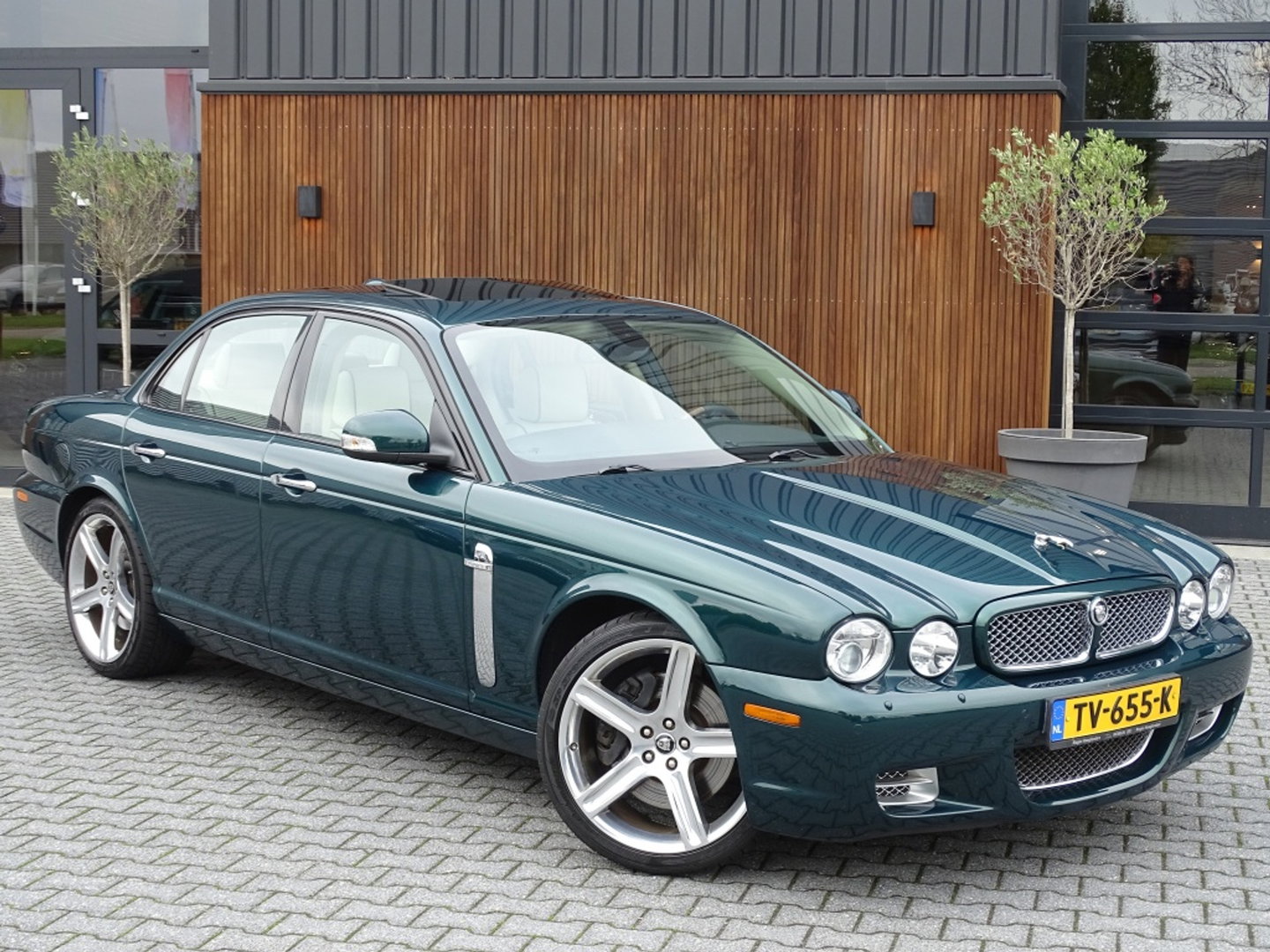 Jaguar XJR 4.2 V8 Supercharged 396PK / VIP / TV