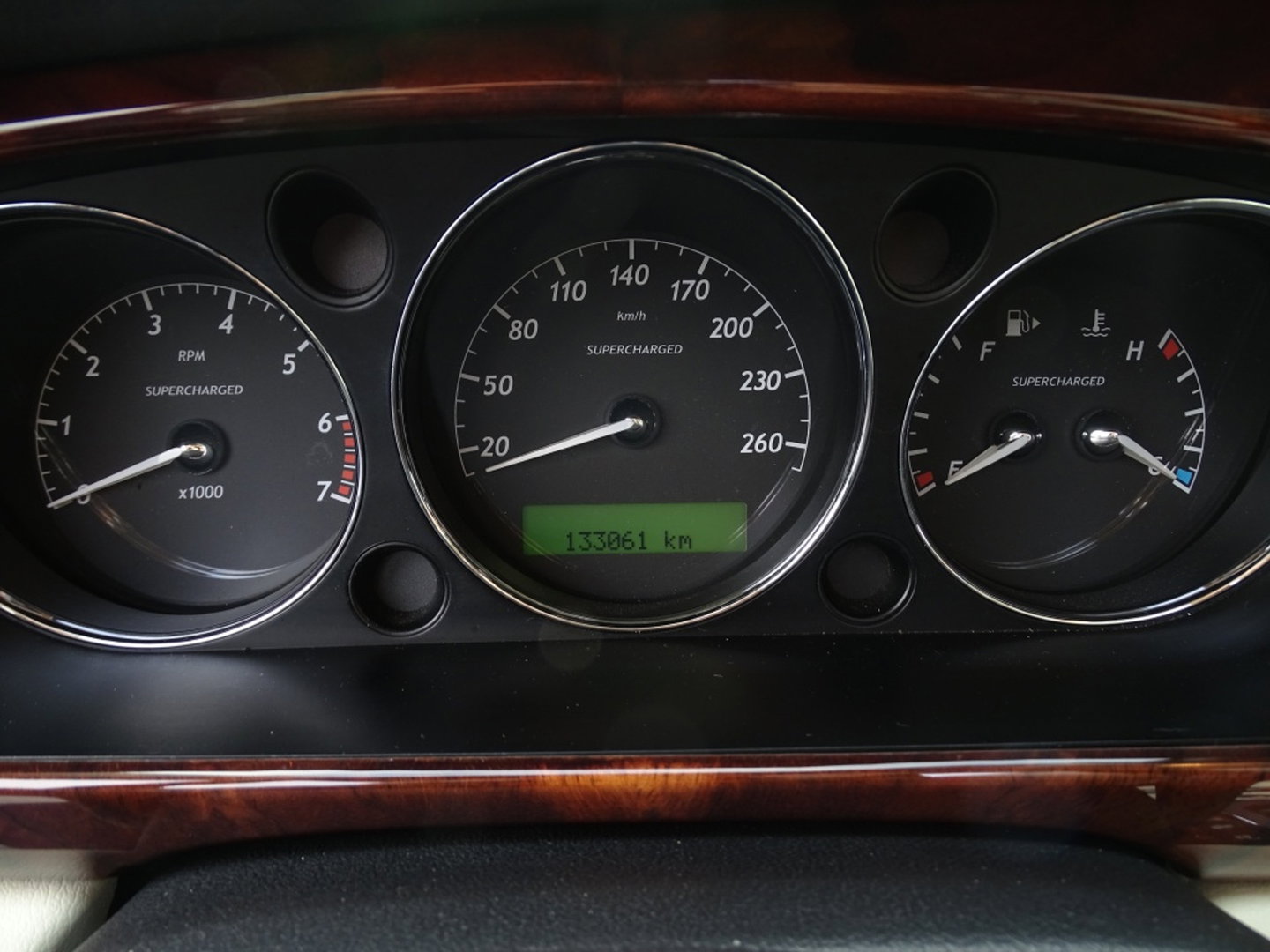 Jaguar XJR 4.2 V8 Supercharged 396PK / VIP / TV