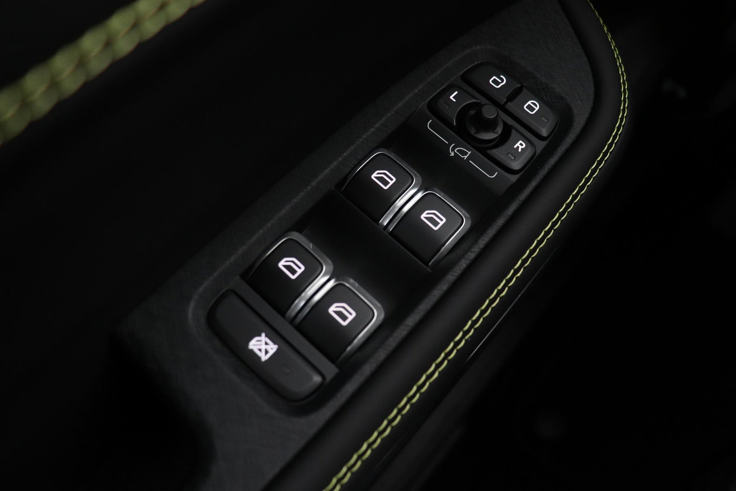 Lynk & Co 01 Lynk&co 1.5 Core | ACC | Camera | Carplay | 19 inch | LED | Draadloos opladen