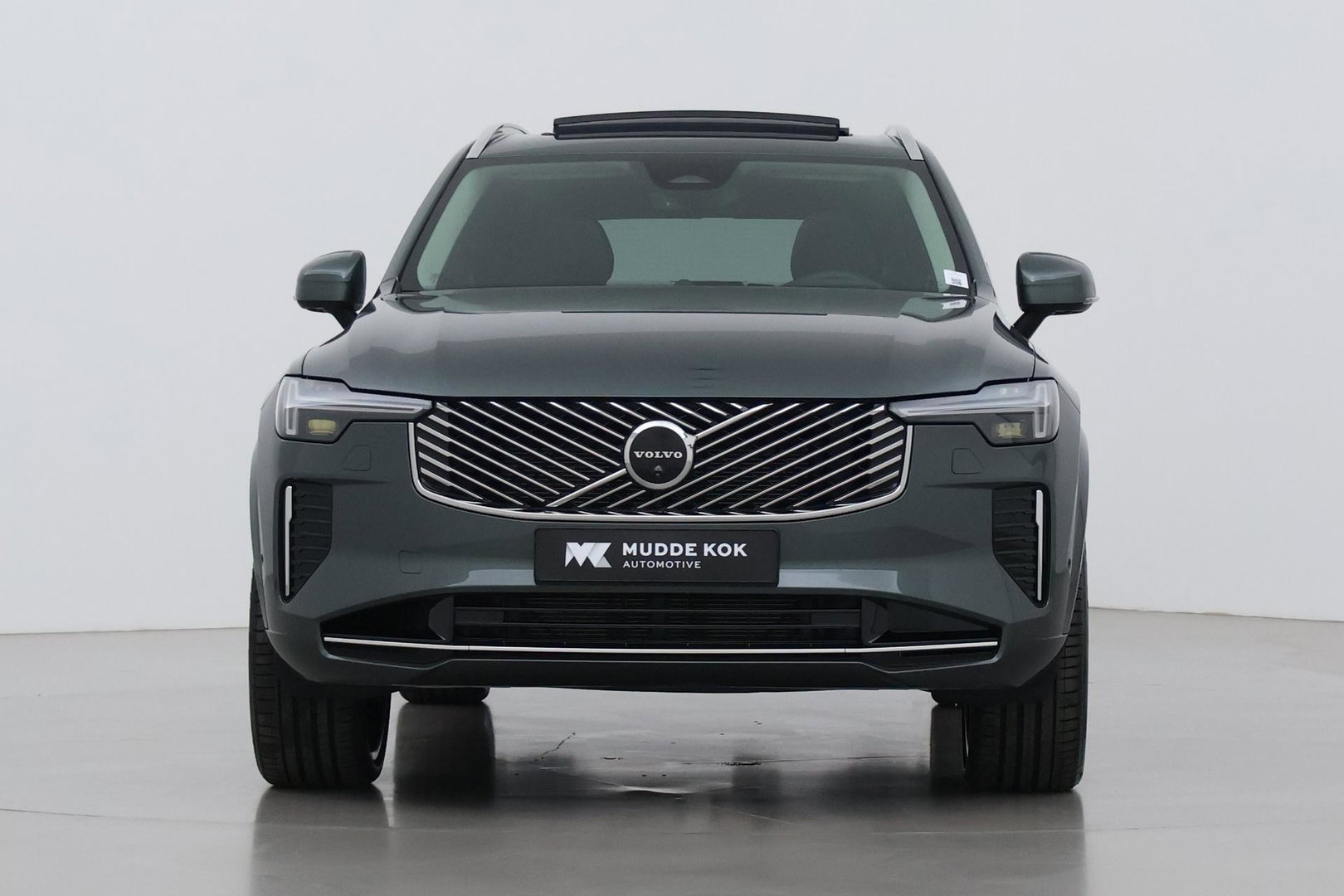 Volvo XC90 T8 Ultra Bright | Luchtvering | Bowers&Wilkins | 22 Inch | Panoramadak | Trekhaak | 360° Camera | Head-Up