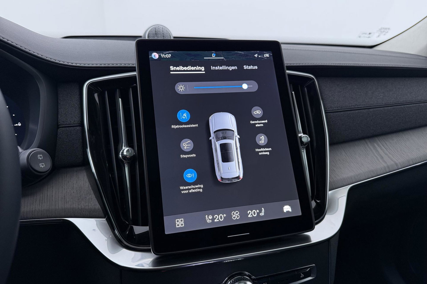 Volvo XC90 T8 Ultra Bright | Luchtvering | Bowers&Wilkins | 22 Inch | Panoramadak | Trekhaak | 360° Camera | Head-Up
