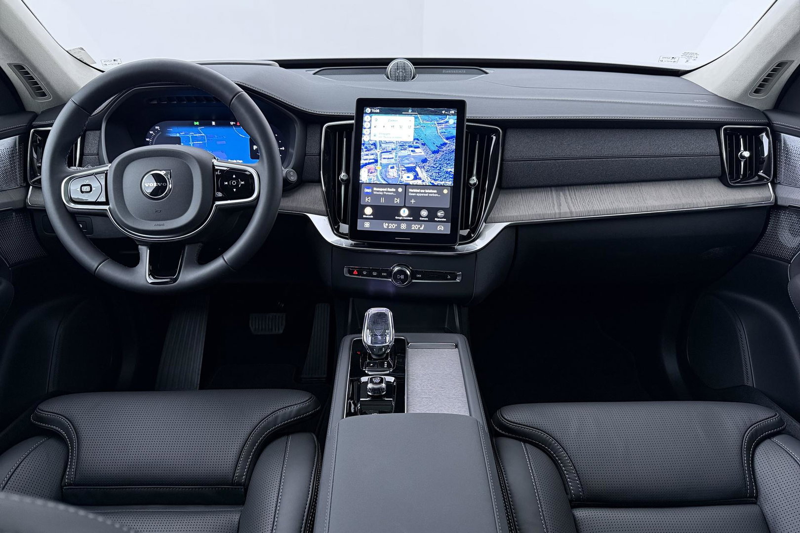 Volvo XC90 T8 Ultra Bright | Luchtvering | Bowers&Wilkins | 22 Inch | Panoramadak | Trekhaak | 360° Camera | Head-Up