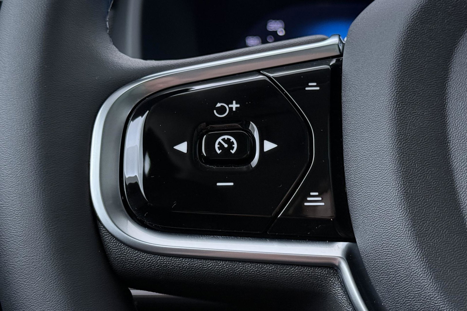 Volvo XC90 T8 Ultra Bright | Luchtvering | Bowers&Wilkins | 22 Inch | Panoramadak | Trekhaak | 360° Camera | Head-Up