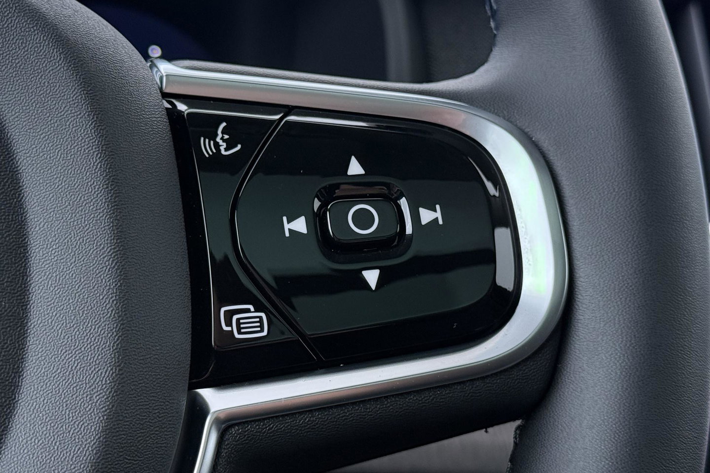 Volvo XC90 T8 Ultra Bright | Luchtvering | Bowers&Wilkins | 22 Inch | Panoramadak | Trekhaak | 360° Camera | Head-Up