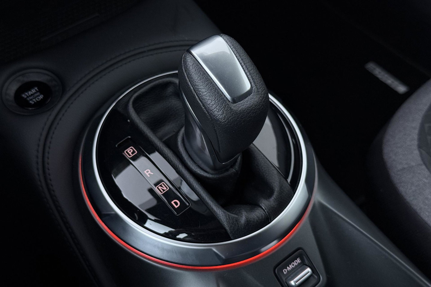 Nissan Juke 1.0 DIG-T N-Connecta | Stoel+Stuurverwarming | Cruise Control | Carplay | Camera | Keyless