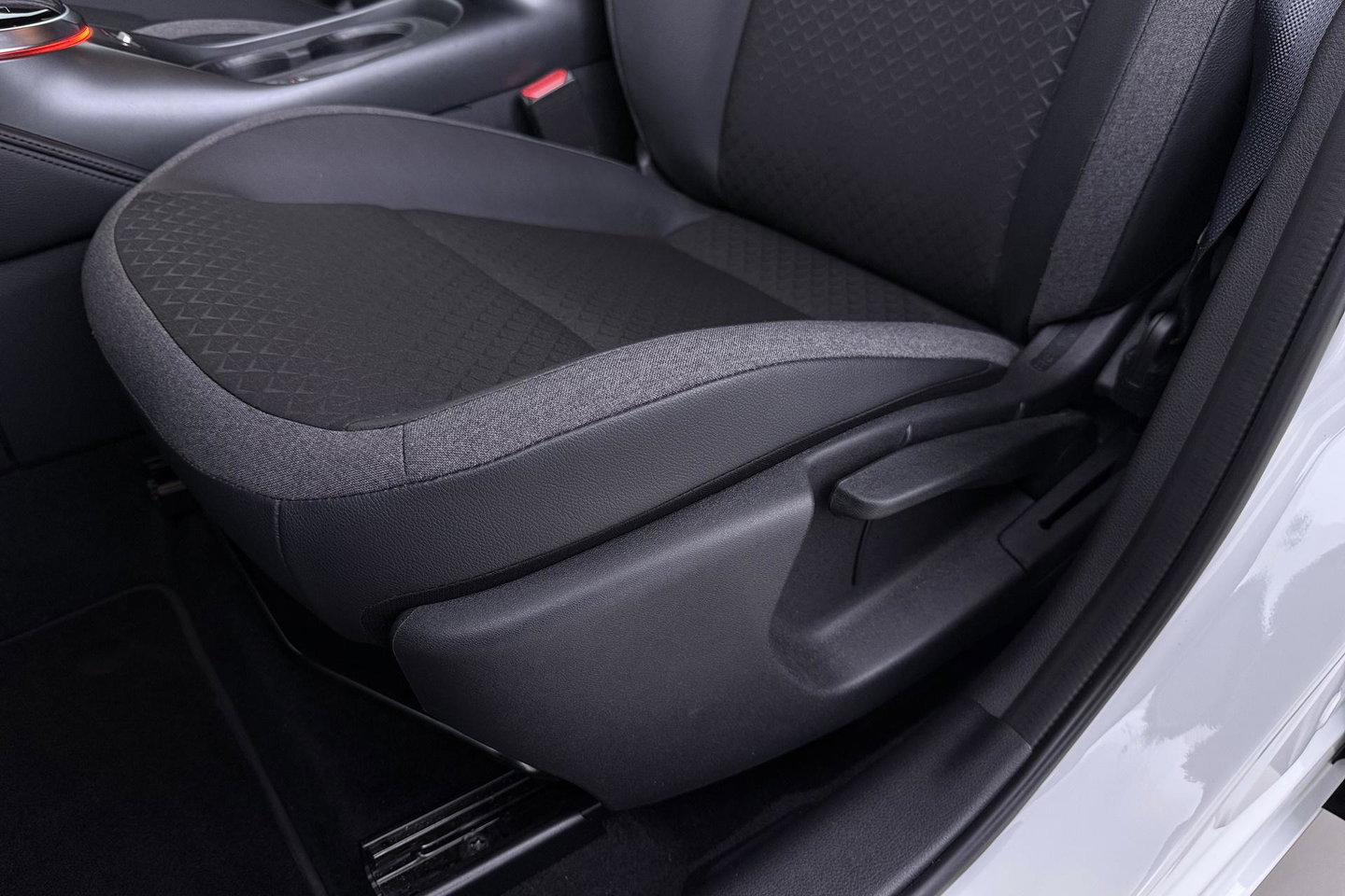 Nissan Juke 1.0 DIG-T N-Connecta | Stoel+Stuurverwarming | Cruise Control | Carplay | Camera | Keyless