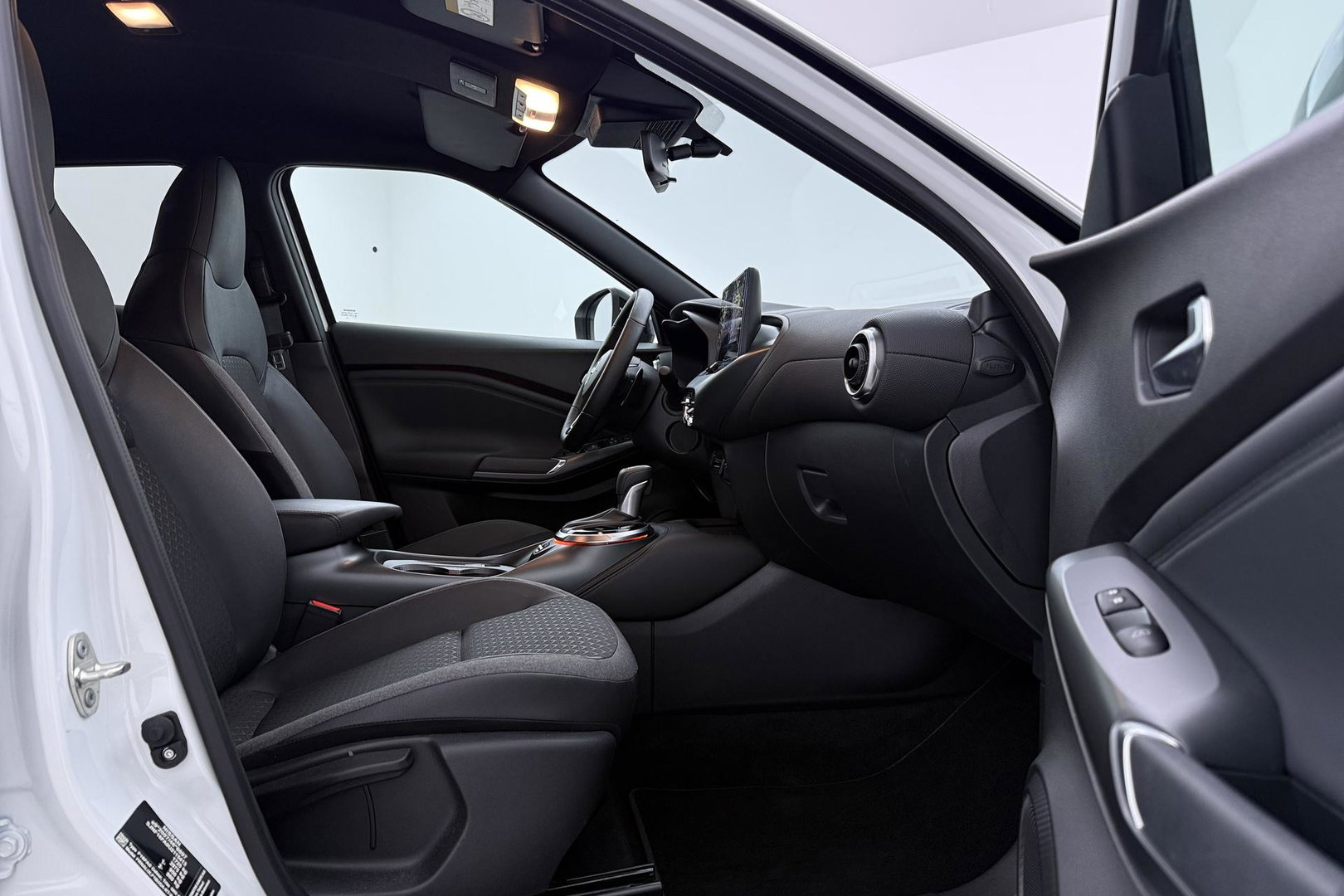 Nissan Juke 1.0 DIG-T N-Connecta | Stoel+Stuurverwarming | Cruise Control | Carplay | Camera | Keyless