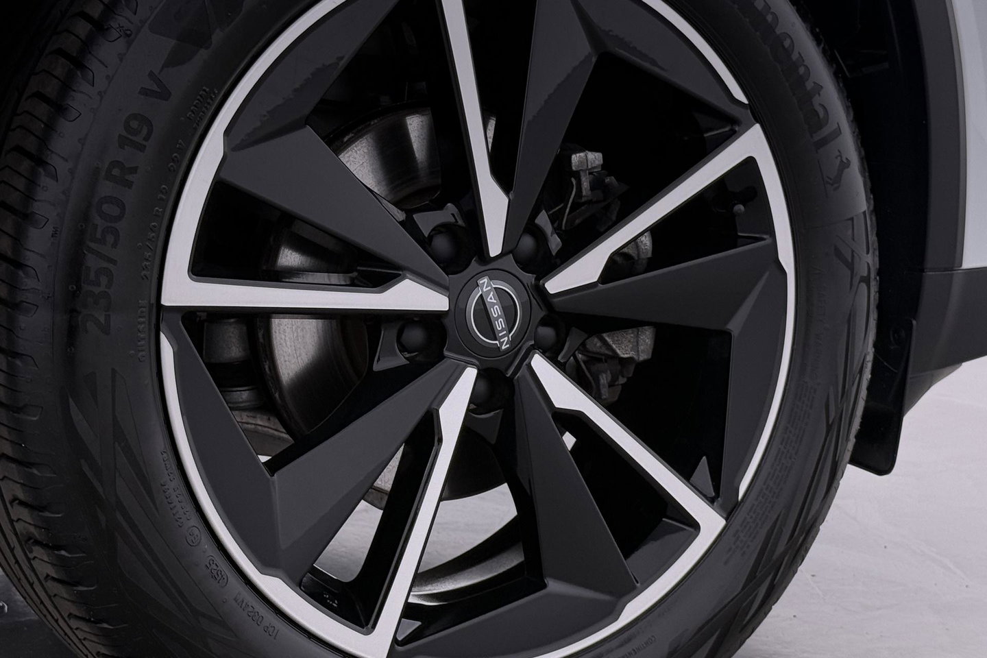 Nissan QASHQAI 1.3 MHEV Xtronic Tekna | ACC | 360° Camera | Head-Up | Stoel+Stuurverwarming | Dodehoek | 19 Inch