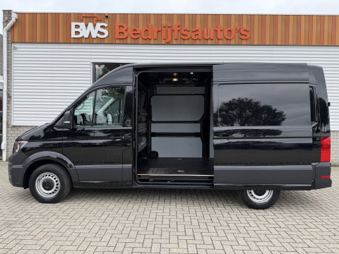 Volkswagen Crafter 35 2.0 TDI 140pk automaat L3H3 ( L2H2 ) Comfortline / euro 6 / bpm vrij / lease vanaf € 391 / vaste prijs rijklaar € 23.950 ex btw / dubbele schuifdeur / airco / cruise / camera !