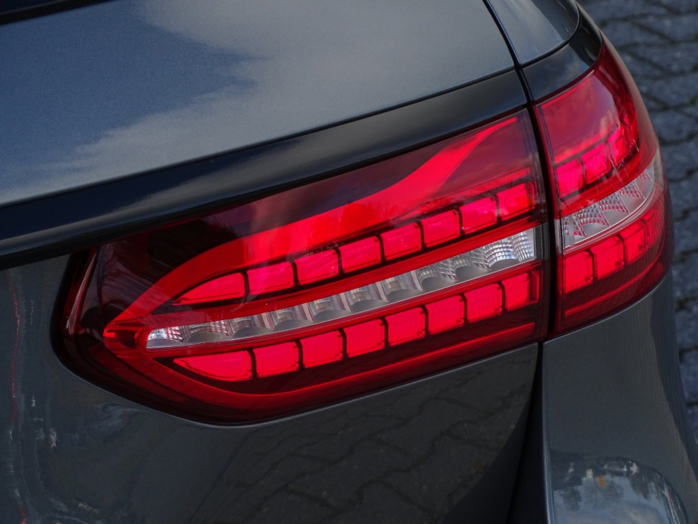 Mercedes-Benz E-Klasse Estate 200 automaat / AMG pakket / Burmester / 360° camera / LED