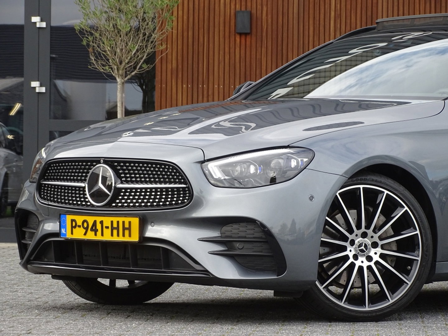 Mercedes-Benz E-Klasse Estate 200 automaat / AMG pakket / Burmester / 360° camera / LED