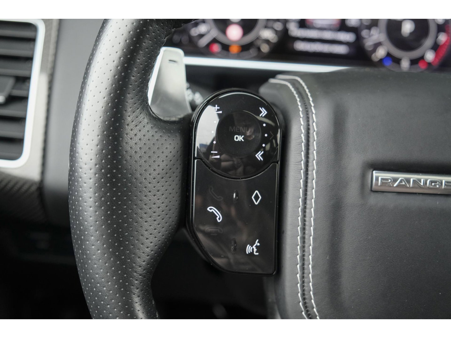 Land Rover Range Rover Sport P575 SVR 575pk Panoramadak *BTW* Head-up Alcantara Schaalstoelen 22" LMV