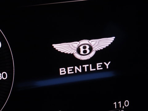Bentley Bentayga 4.0 V8 550PK / Naim / 4-pers VIP / massage / black ed. / 360°