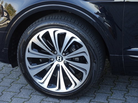 Bentley Bentayga 4.0 V8 550PK / Naim / 4-pers VIP / massage / black ed. / 360°