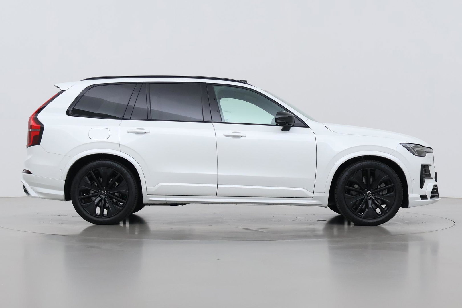 Volvo XC90 T8 Ultra Black Edition | HEICO | Bowers&Wilkins | Luchtvering | Panoramadak | Ventilatie+Massage | Head-Up | 21 Inch