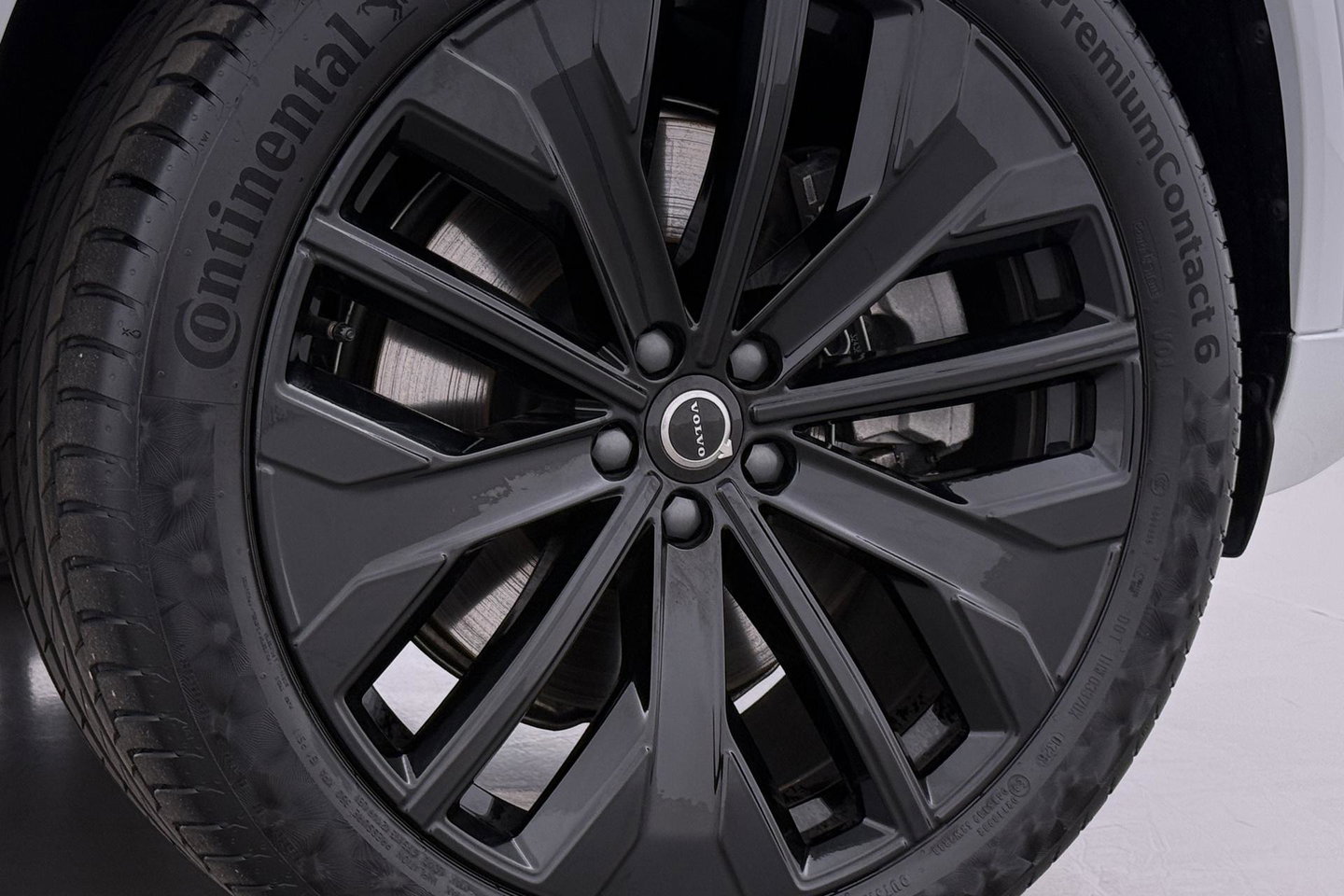 Volvo XC90 T8 Ultra Black Edition | HEICO | Bowers&Wilkins | Luchtvering | Panoramadak | Ventilatie+Massage | Head-Up | 21 Inch