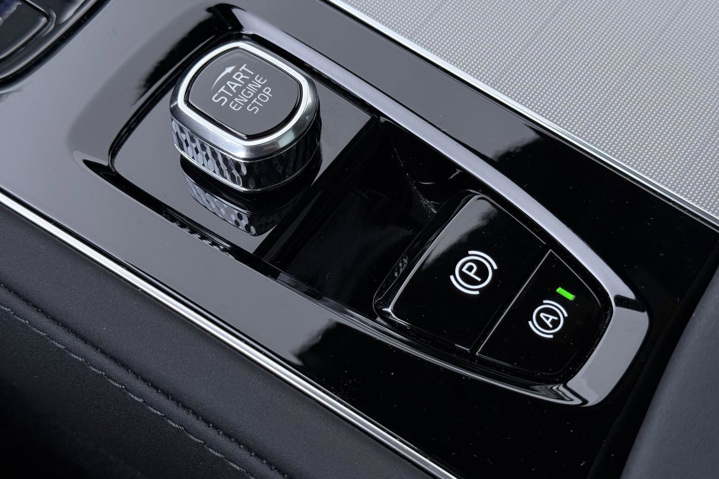 Volvo XC90 T8 Ultra Black Edition | HEICO | Bowers&Wilkins | Luchtvering | Panoramadak | Ventilatie+Massage | Head-Up | 21 Inch