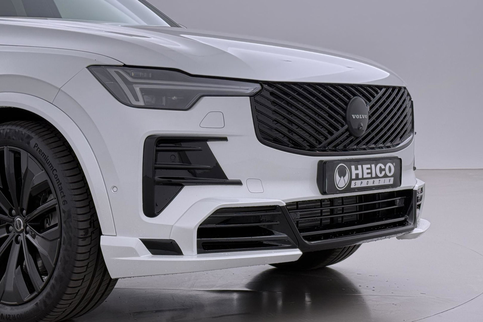 Volvo XC90 T8 Ultra Black Edition | HEICO | Bowers&Wilkins | Luchtvering | Panoramadak | Ventilatie+Massage | Head-Up | 21 Inch