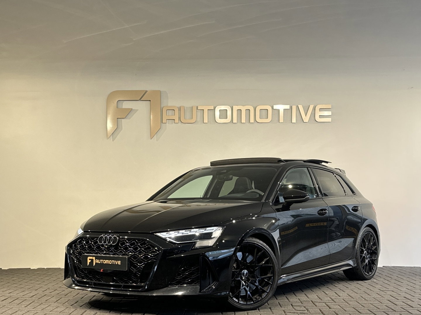 Audi RS3 Sportback 2.5 TFSI quattro Pano|Sonos|Carbon|Kuipstoelen|Hulk
