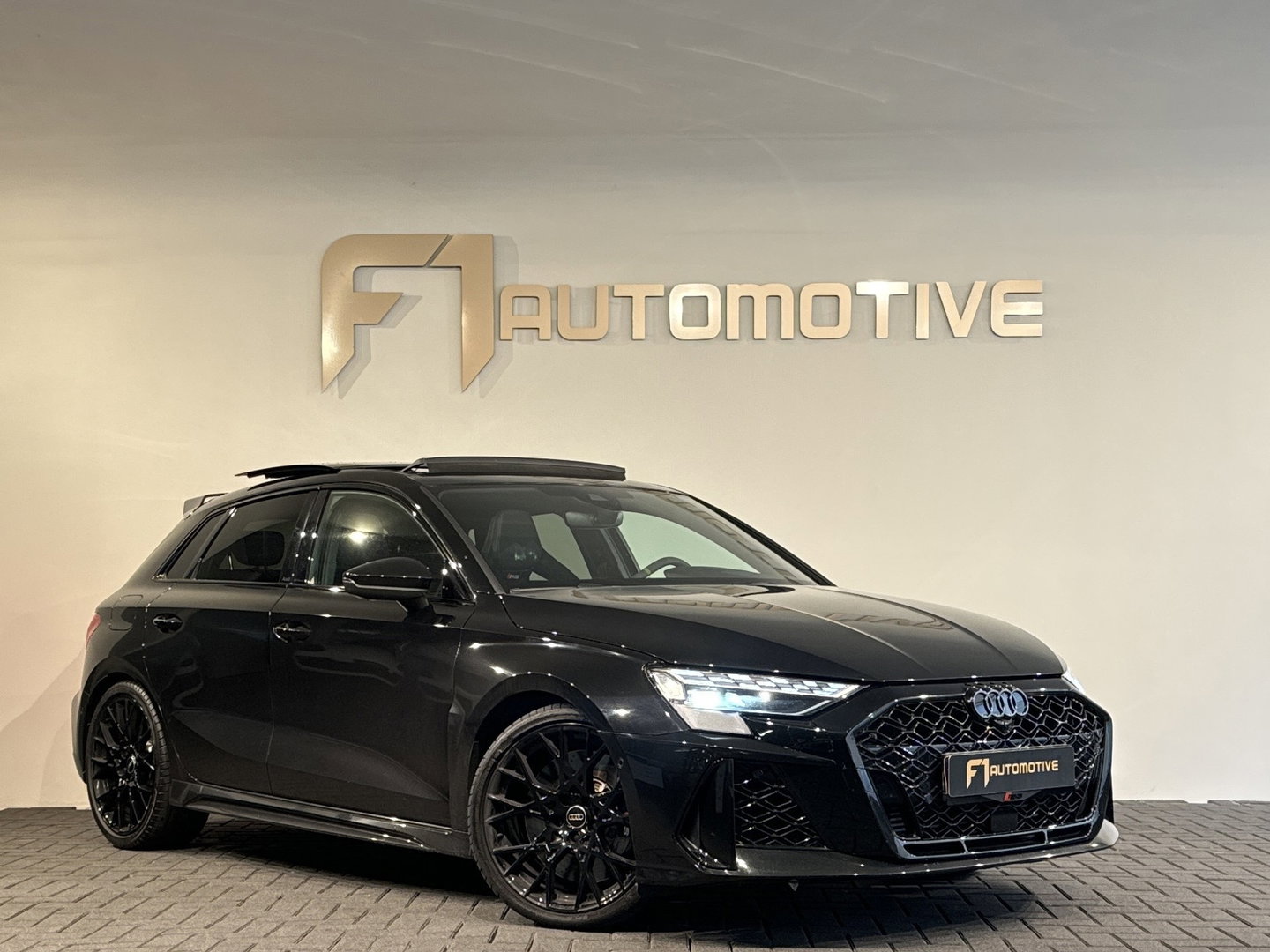 Audi RS3 Sportback 2.5 TFSI quattro Pano|Sonos|Carbon|Kuipstoelen|Hulk