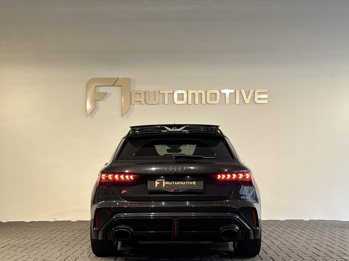 Audi RS3 Sportback 2.5 TFSI quattro Pano|Sonos|Carbon|Kuipstoelen|Hulk