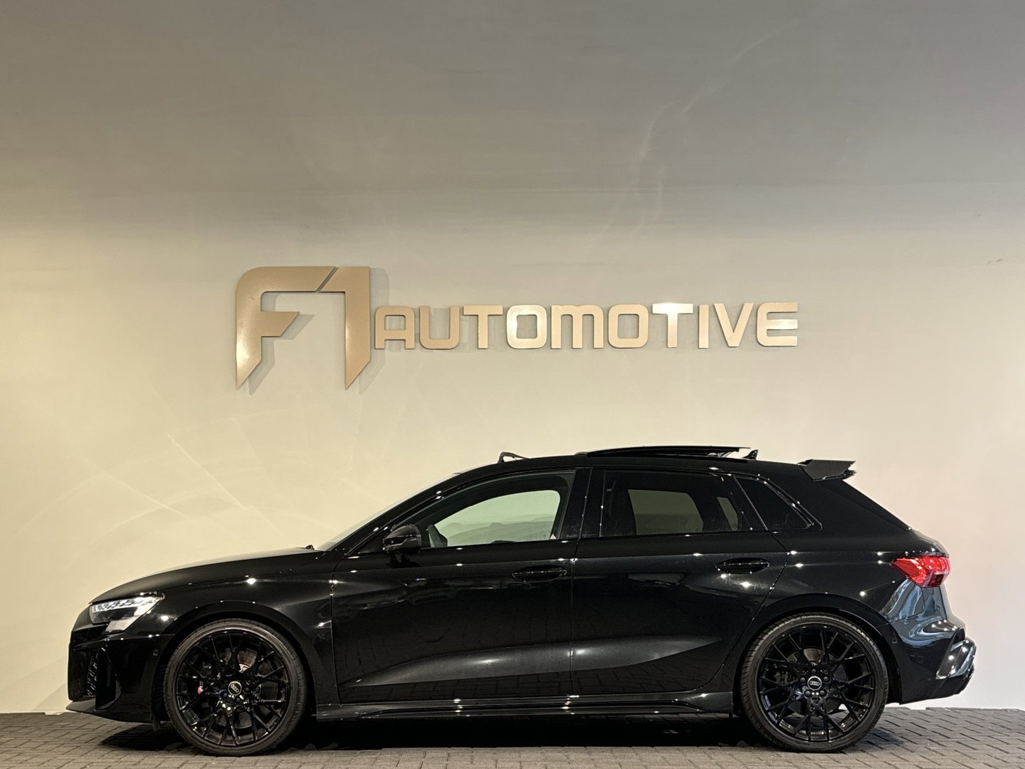 Audi RS3 Sportback 2.5 TFSI quattro Pano|Sonos|Carbon|Kuipstoelen|Hulk