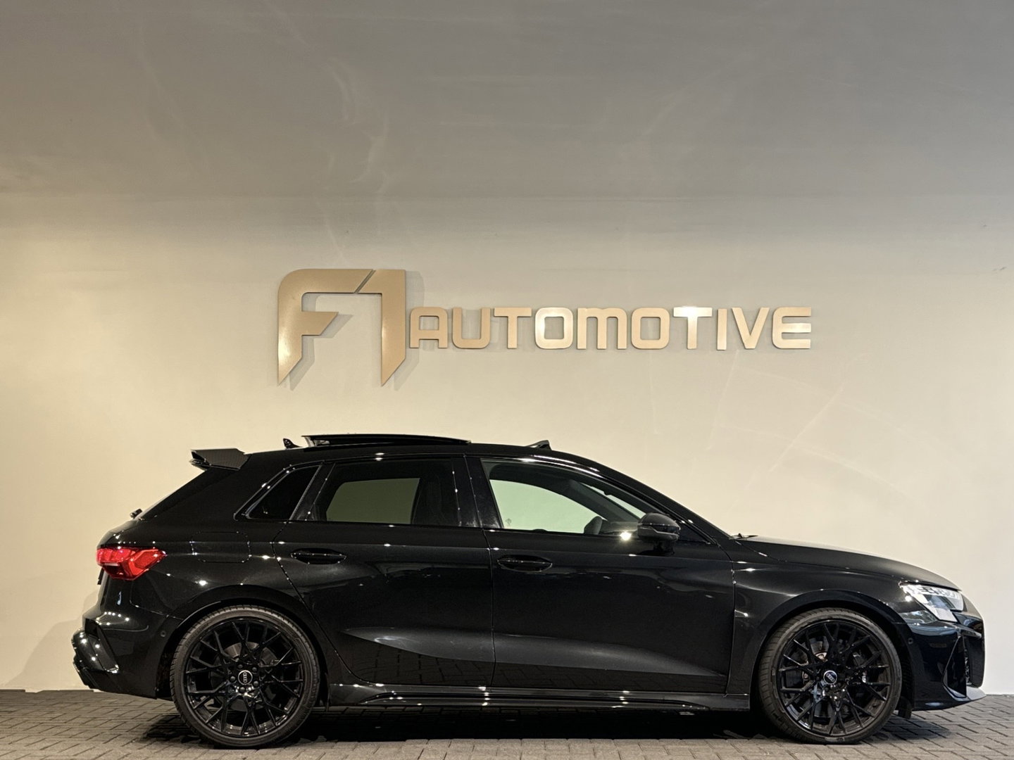 Audi RS3 Sportback 2.5 TFSI quattro Pano|Sonos|Carbon|Kuipstoelen|Hulk