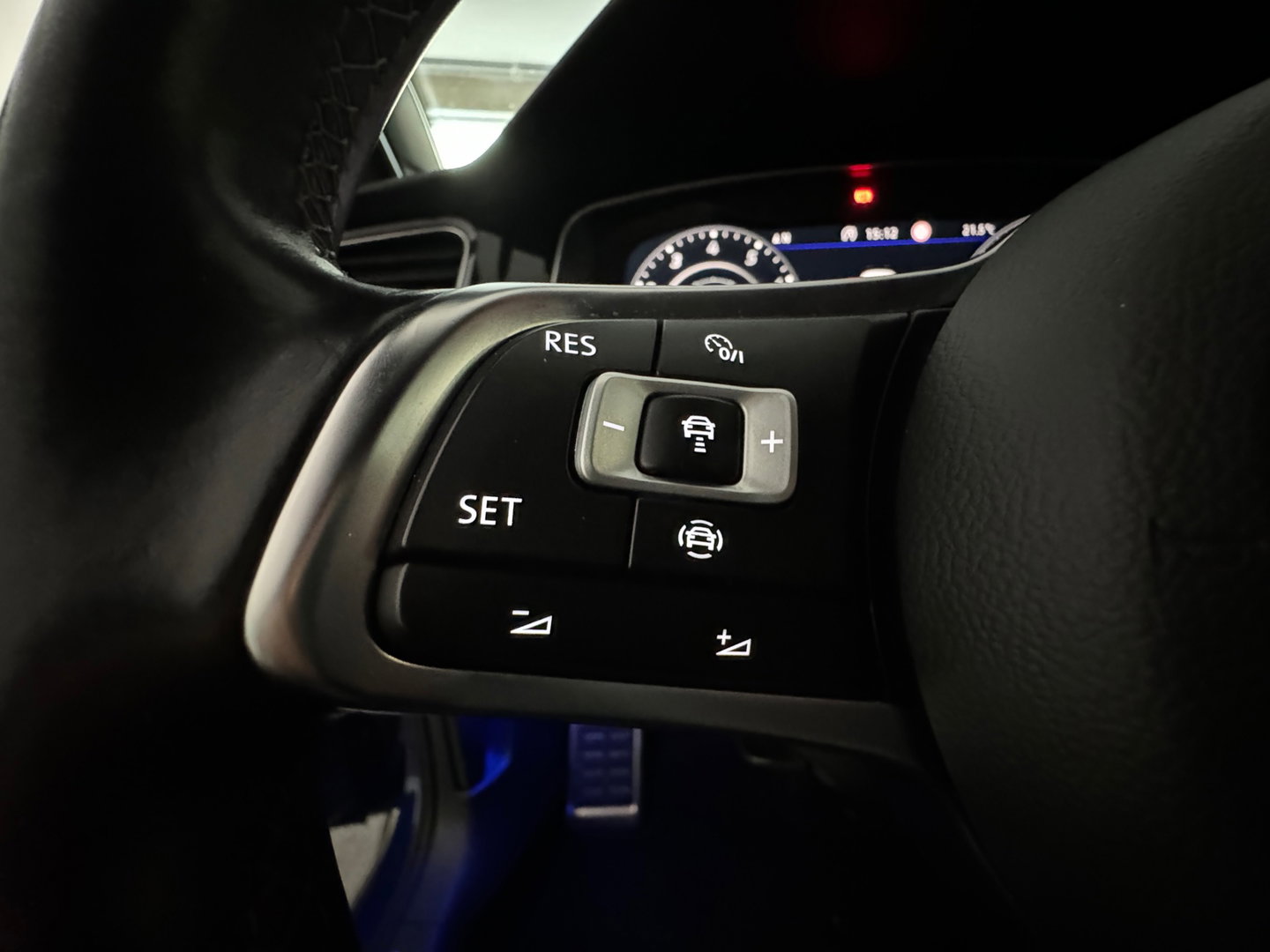 Volkswagen Golf 1.5 TSI R-Line Pano|Dynaudio|Sfeerverlichting|Camera